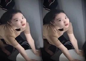 Anh em rất vui khi được địt tập thể với một cô gái lạ.